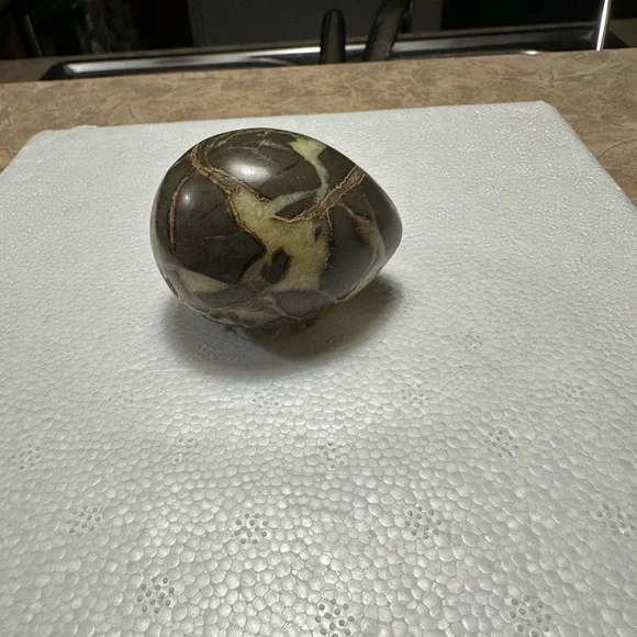 Vintage Large Septarian (Dragon Stones) Egg weighing 229 grams - Picture 6 of 9